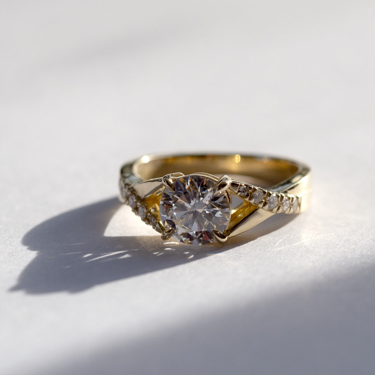 The crossover shoulders ring