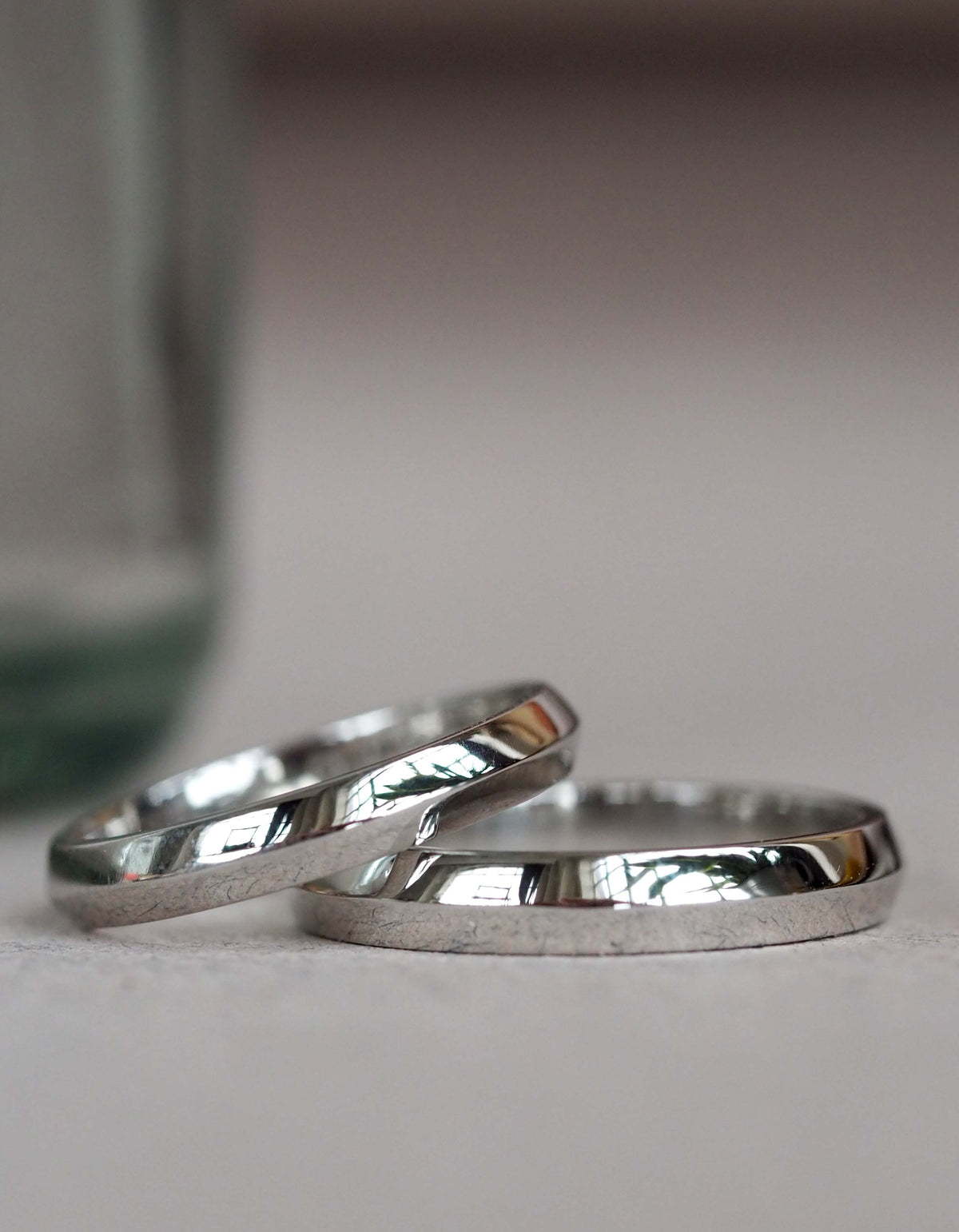 Knifedge platinum wedding ring
