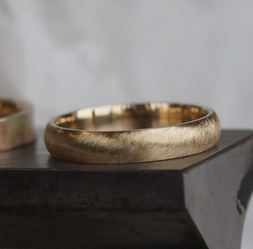 9ct gold 4mm Brushed finish mens wedding band