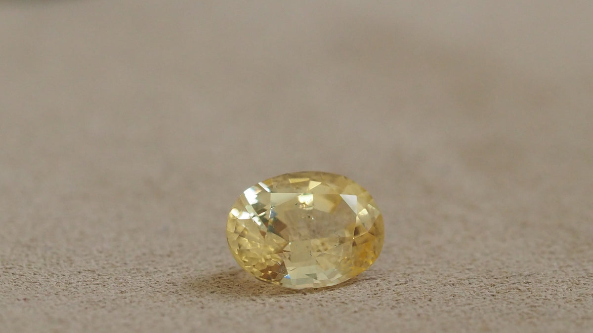 1.61ct Light yellow sapphire