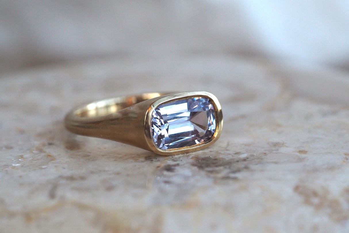 9ct yellow gold Lavender Spinel ring