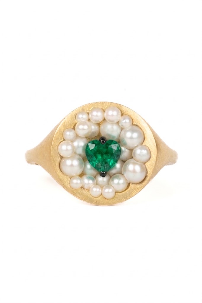 Lustre and lore - Emerald heart ring